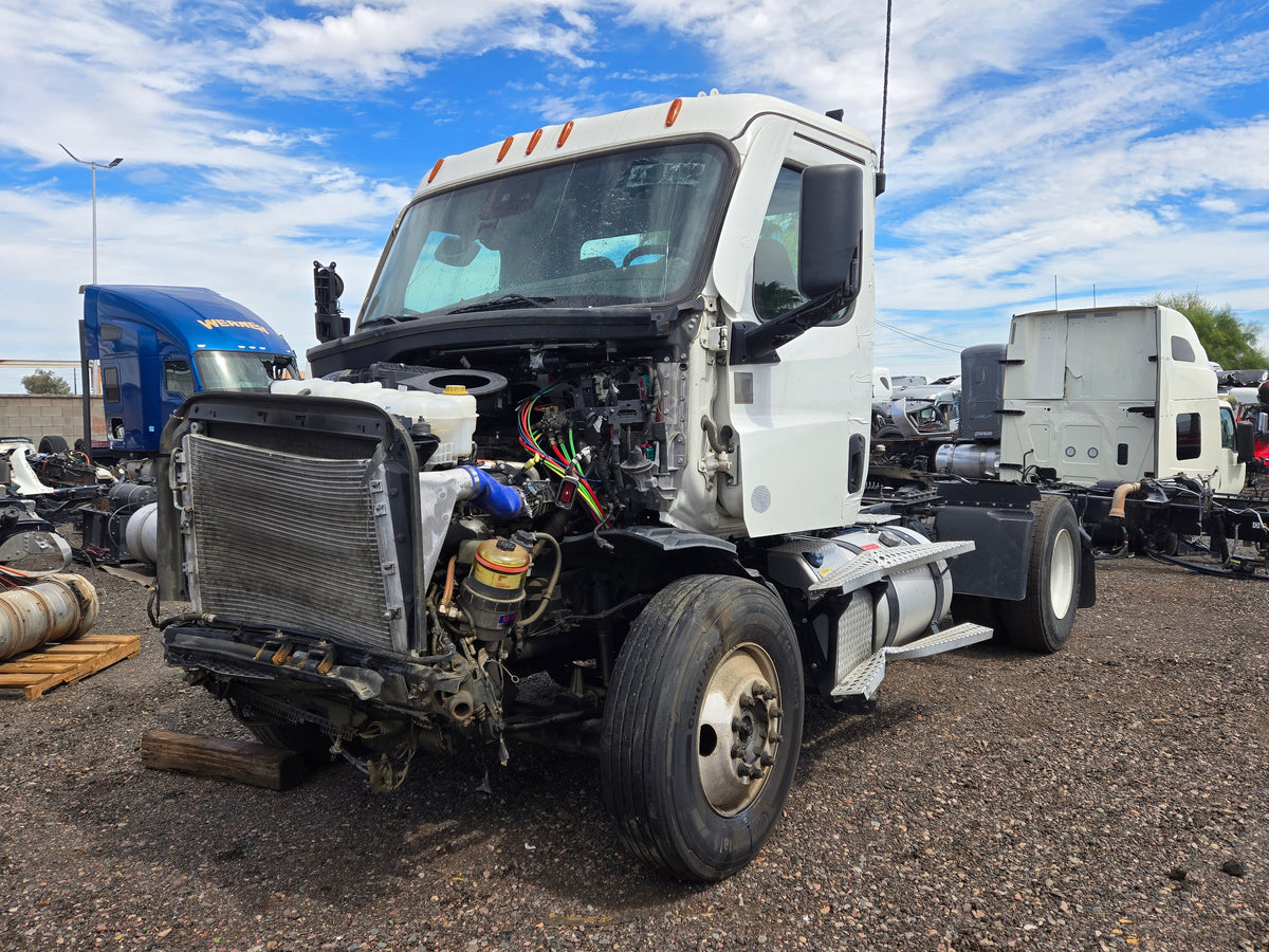 2024 Freightliner Cascadia Stock# 2215