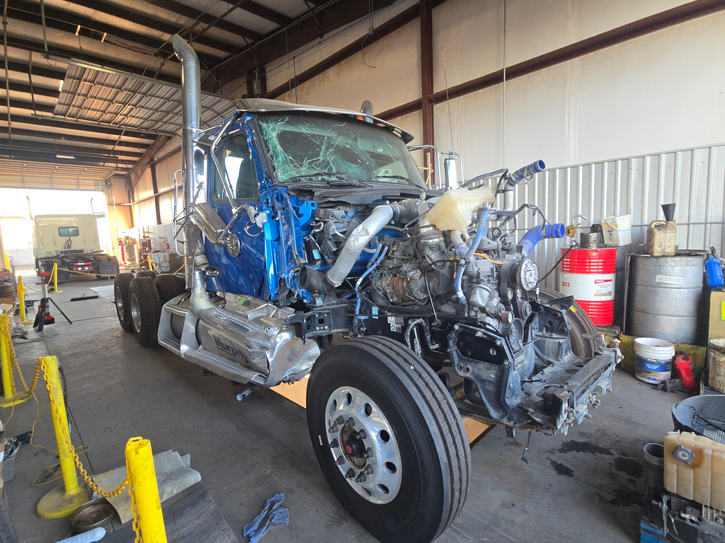 2025 Peterbilt 589 43k Miles STOCK# 2194