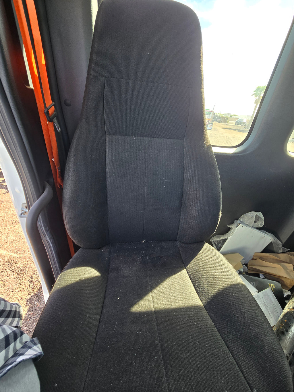 2024 Freightliner Cascadia Passenger Seat Stock#2215-5