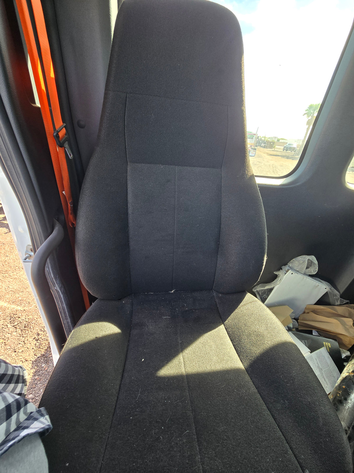 2024 Freightliner Cascadia Passenger Seat Stock#2215-5