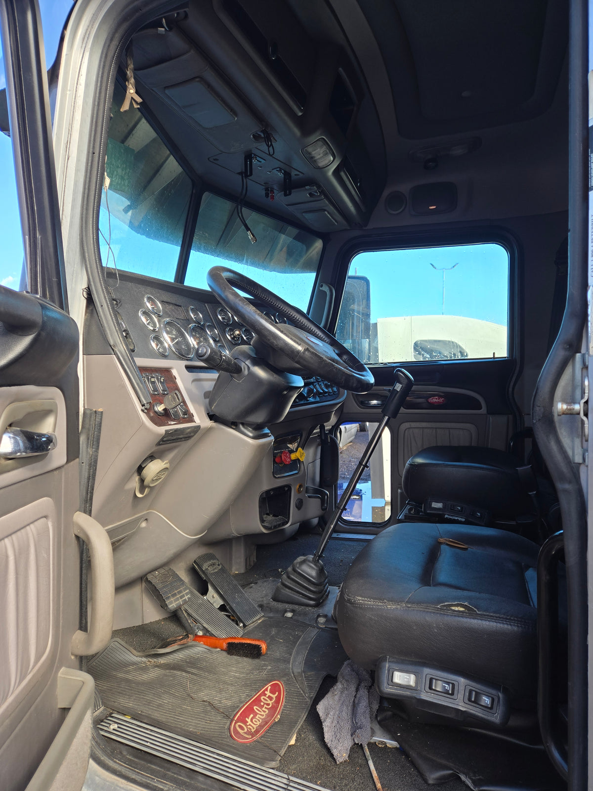 2021 Peterbilt 389 X15 500HPStock #2216