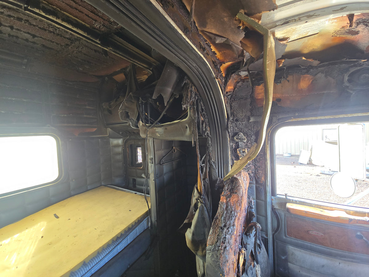 2000 PETERBILT 379 STOCK#2218