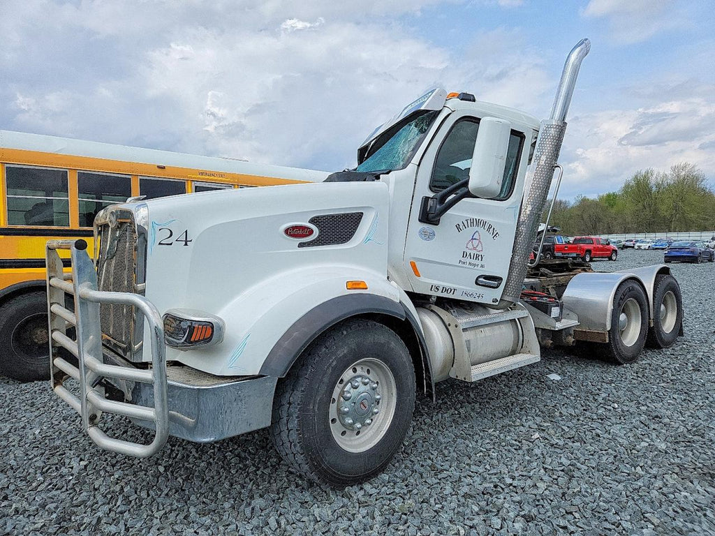 2018 Peterbilt 567