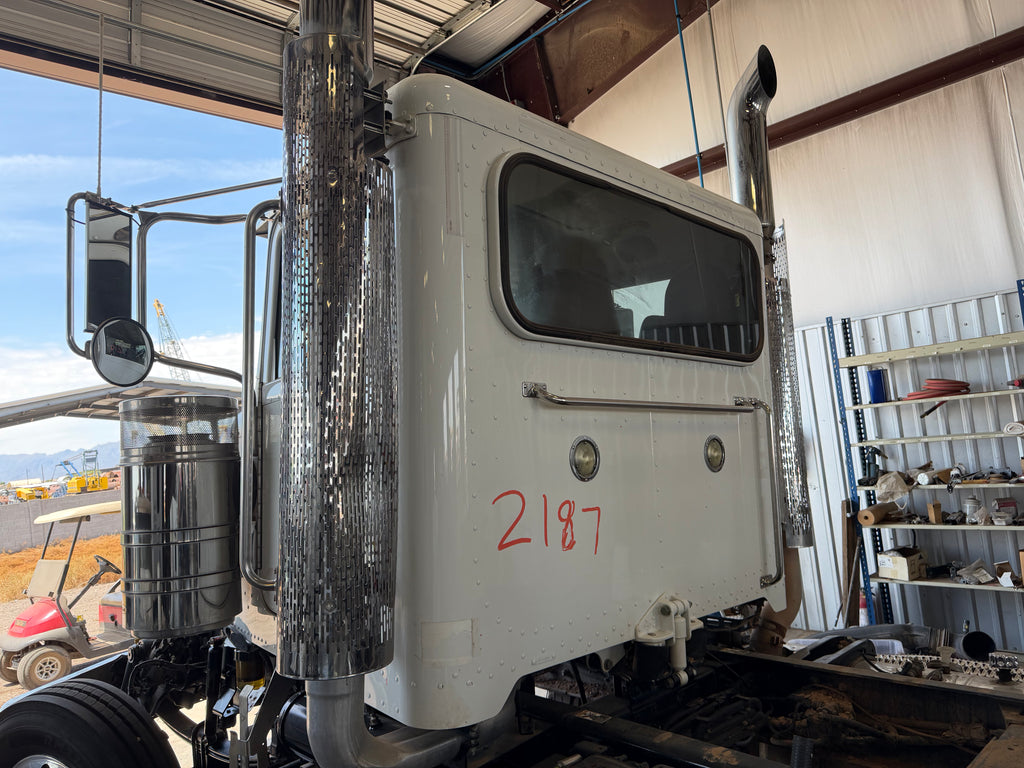 2020 Peterbilt 389 Cab STOCK# 2187
