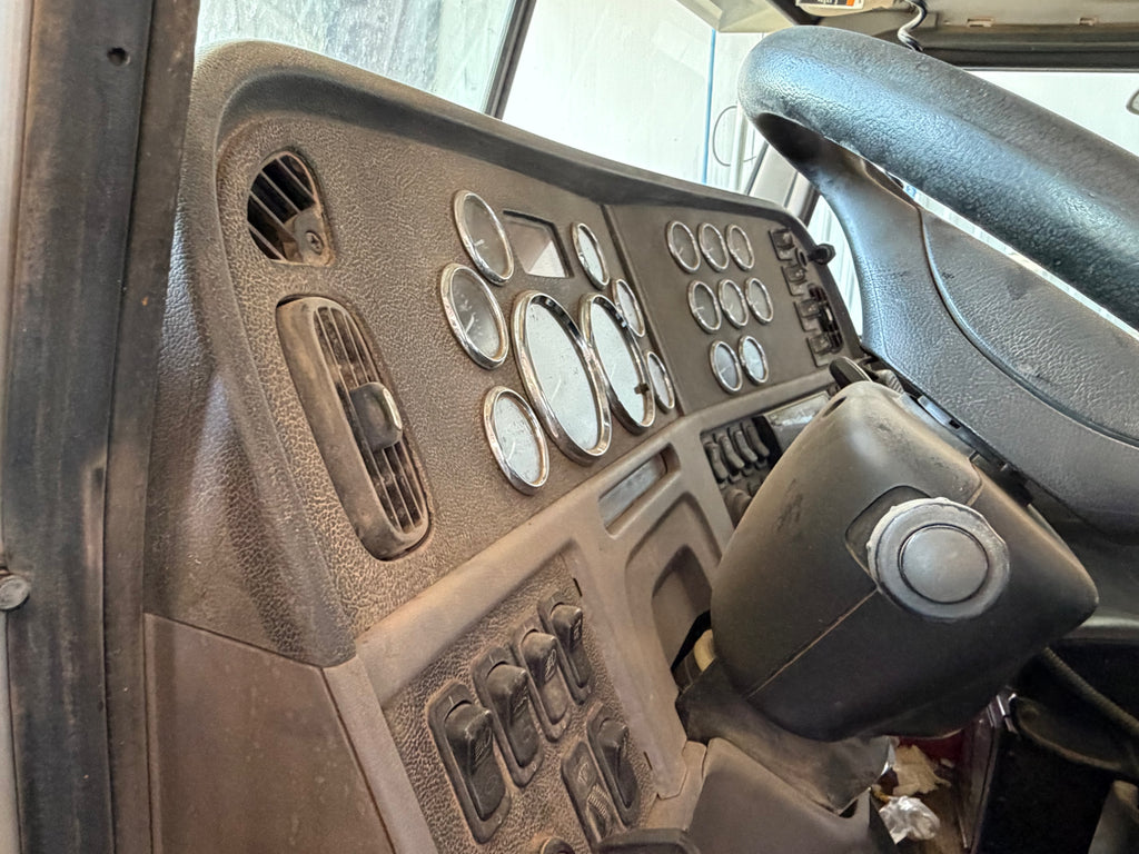 2020 Peterbilt 389 Cab STOCK# 2187