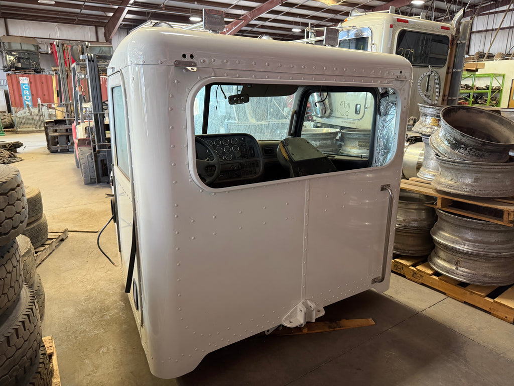 2019 Peterbilt 389 Cab STOCK# 2172