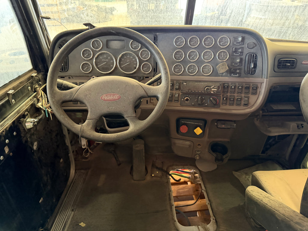 2019 Peterbilt 389 Cab STOCK# 2172