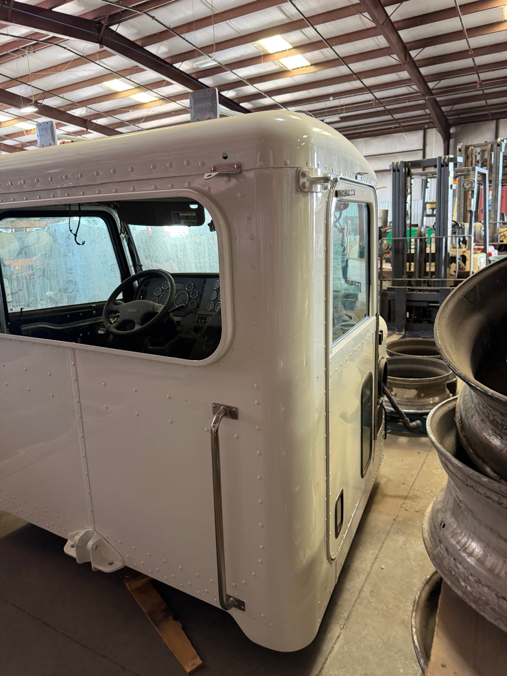 2019 Peterbilt 389 Cab STOCK# 2172