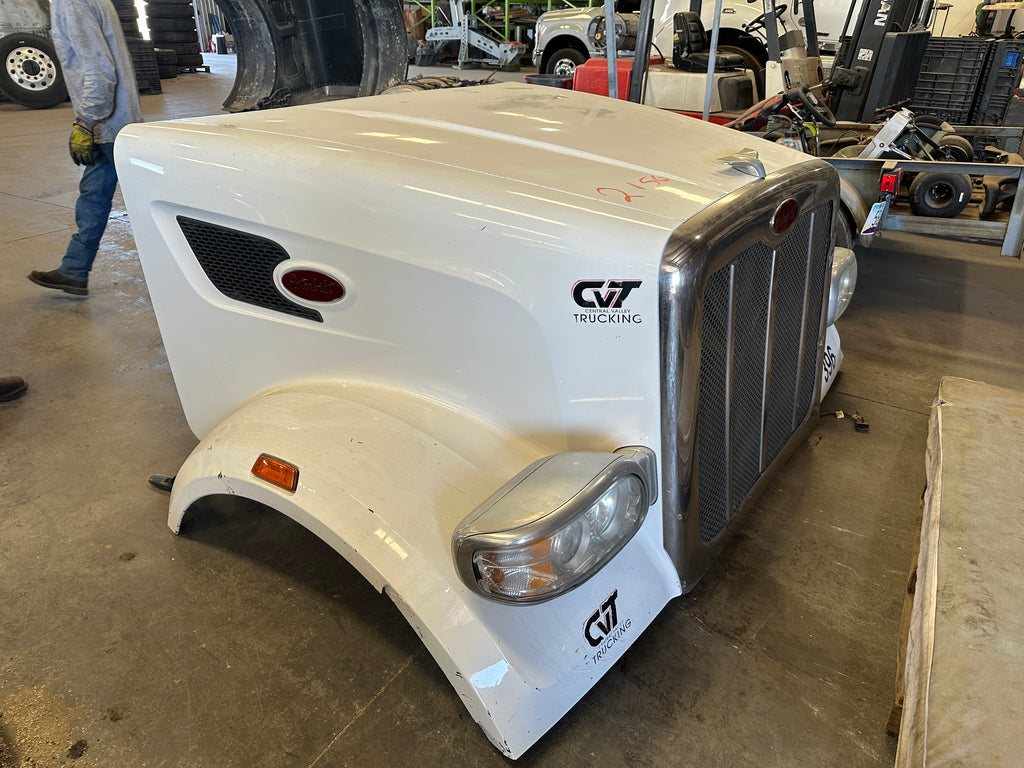 2019 Peterbilt 567 Hood