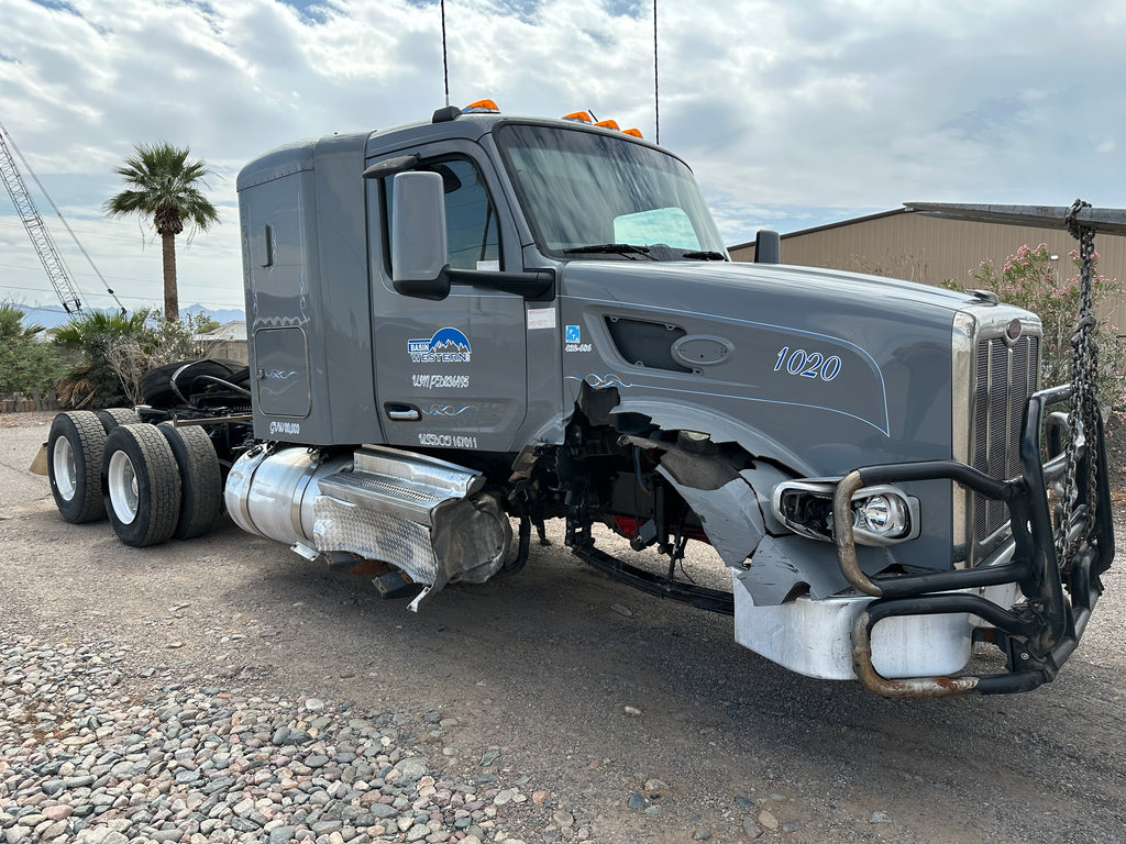 2023 Peterbilt 567