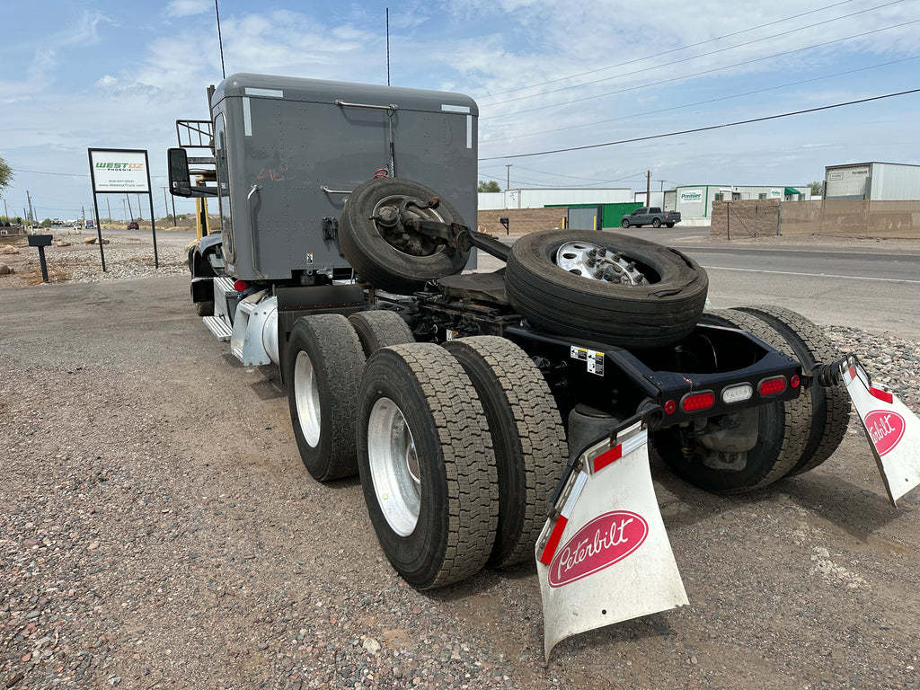 2023 Peterbilt 567