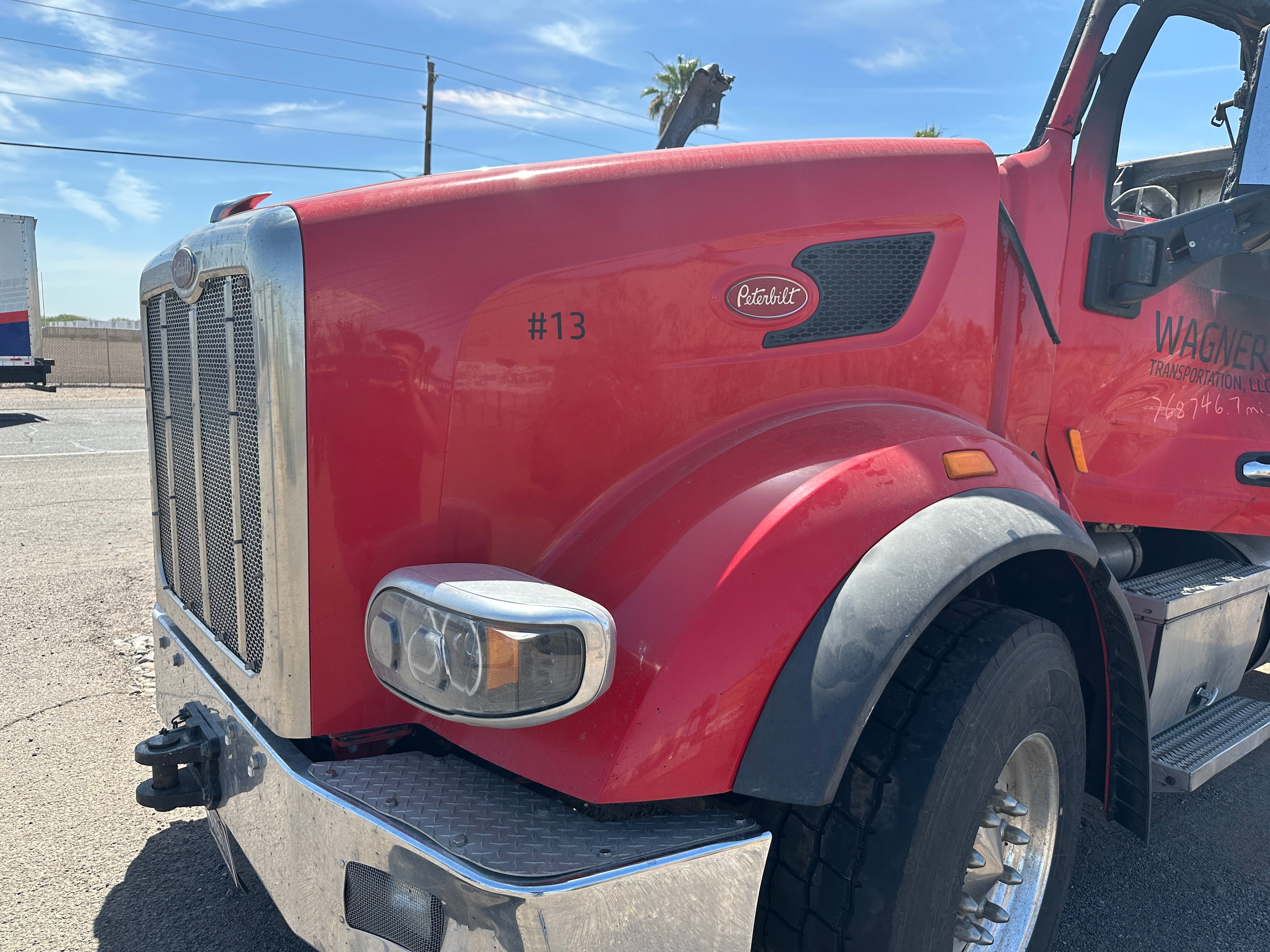 2016 Peterbilt 567 Hood