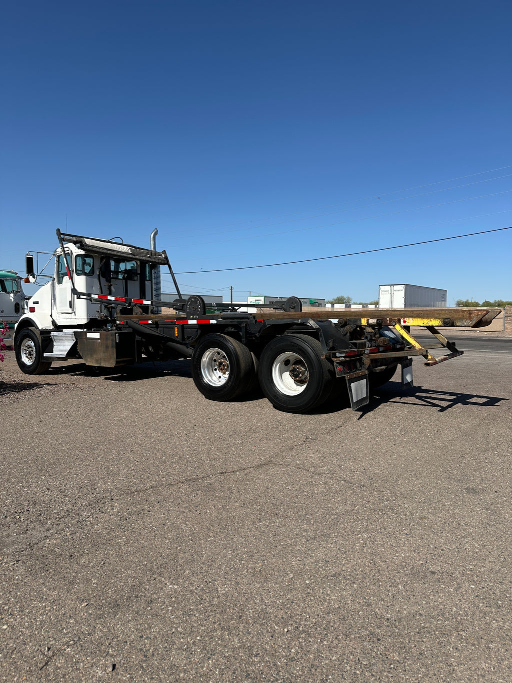 2005 Kenworth T800 Rolloff Truck