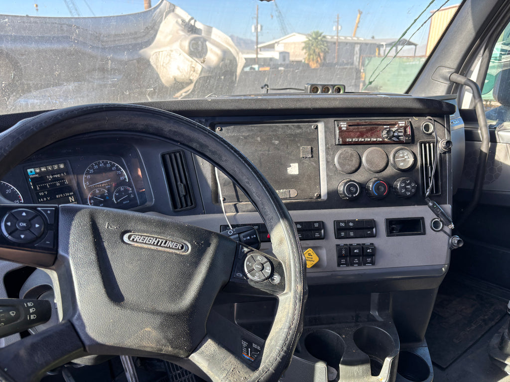 2021 Freightliner Cascadia 126