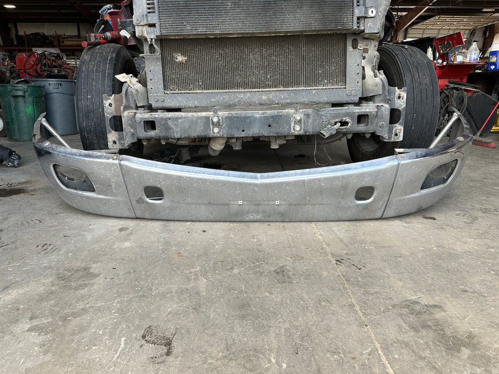 2021 Peterbilt 579 Bumper Assembly STOCK# 2189