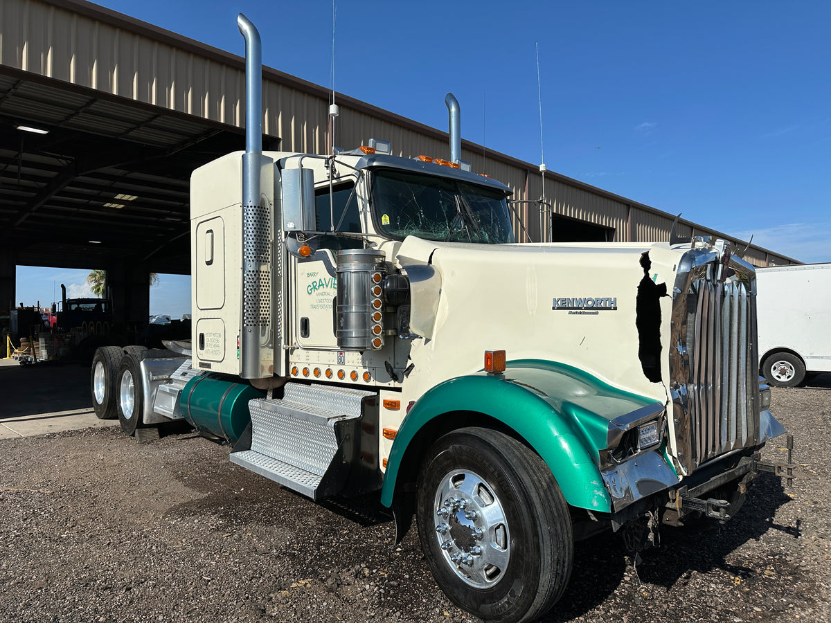 2015 Kenworth W900 - Stock# 2198