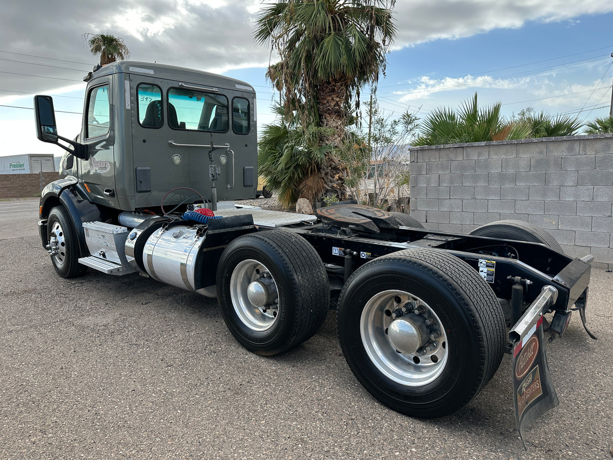 2016 Peterbilt 579 - Stock #2207