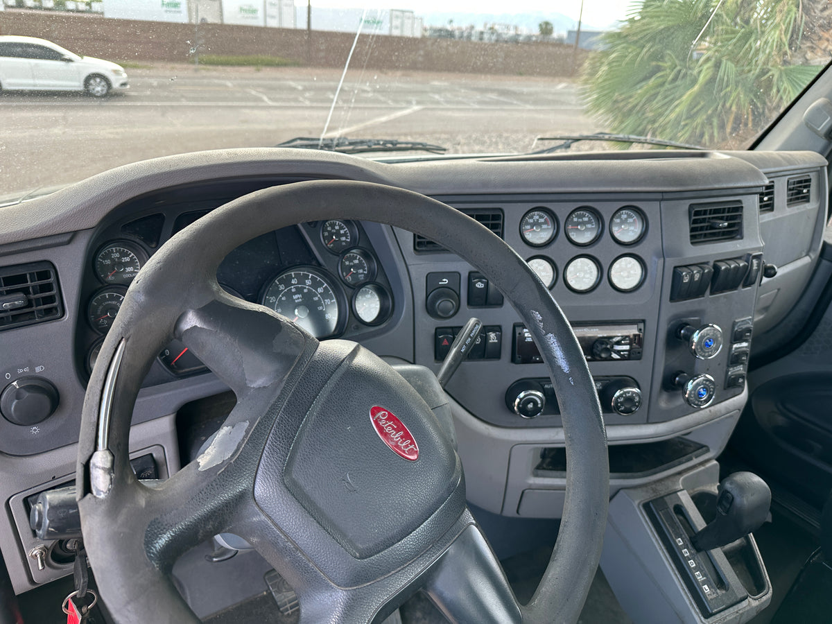 2016 Peterbilt 579 - Stock #2207