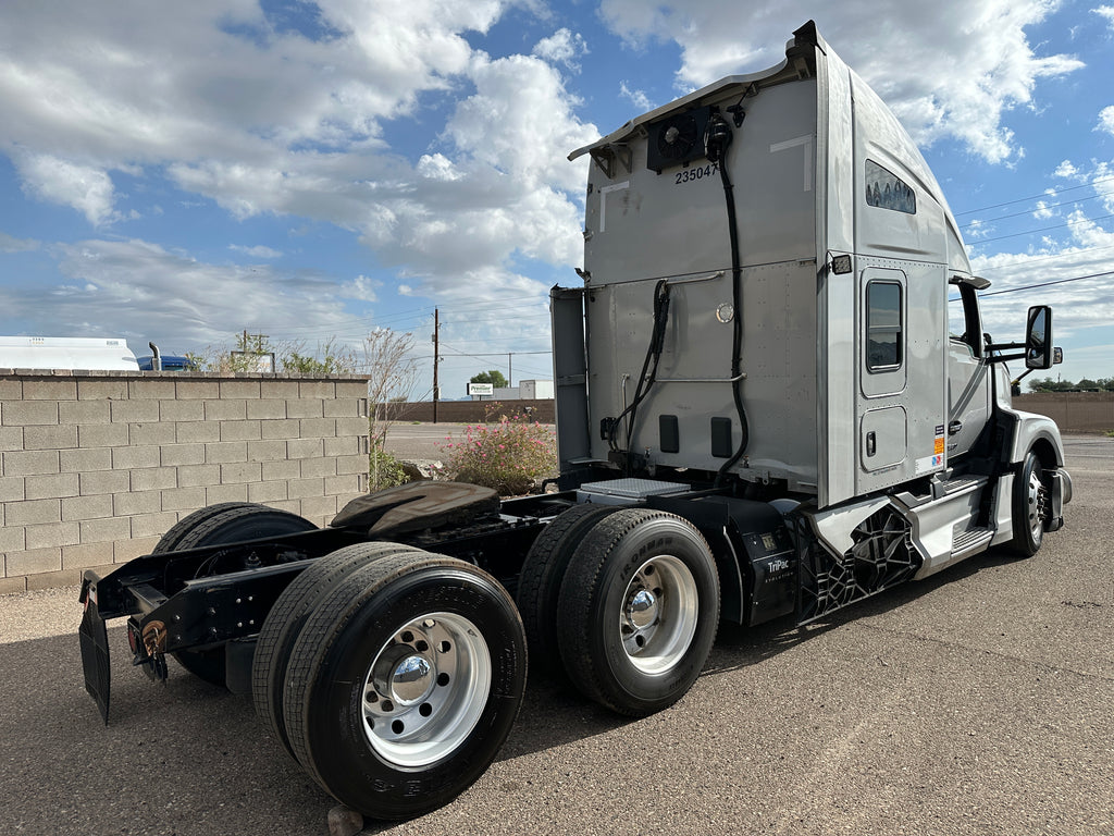 2023 Kenworth T680 - Stock #2204