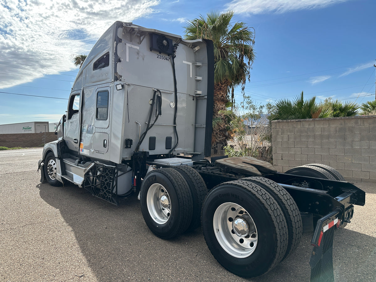 2023 Kenworth T680 - Stock #2204