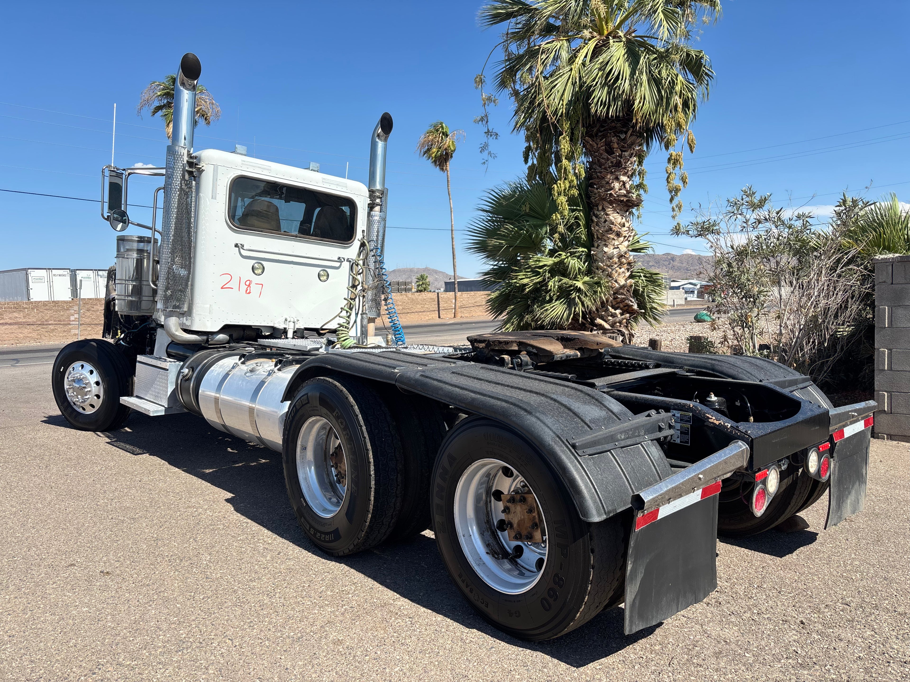 2020 Peterbilt 389 *CLEAN TITLE*