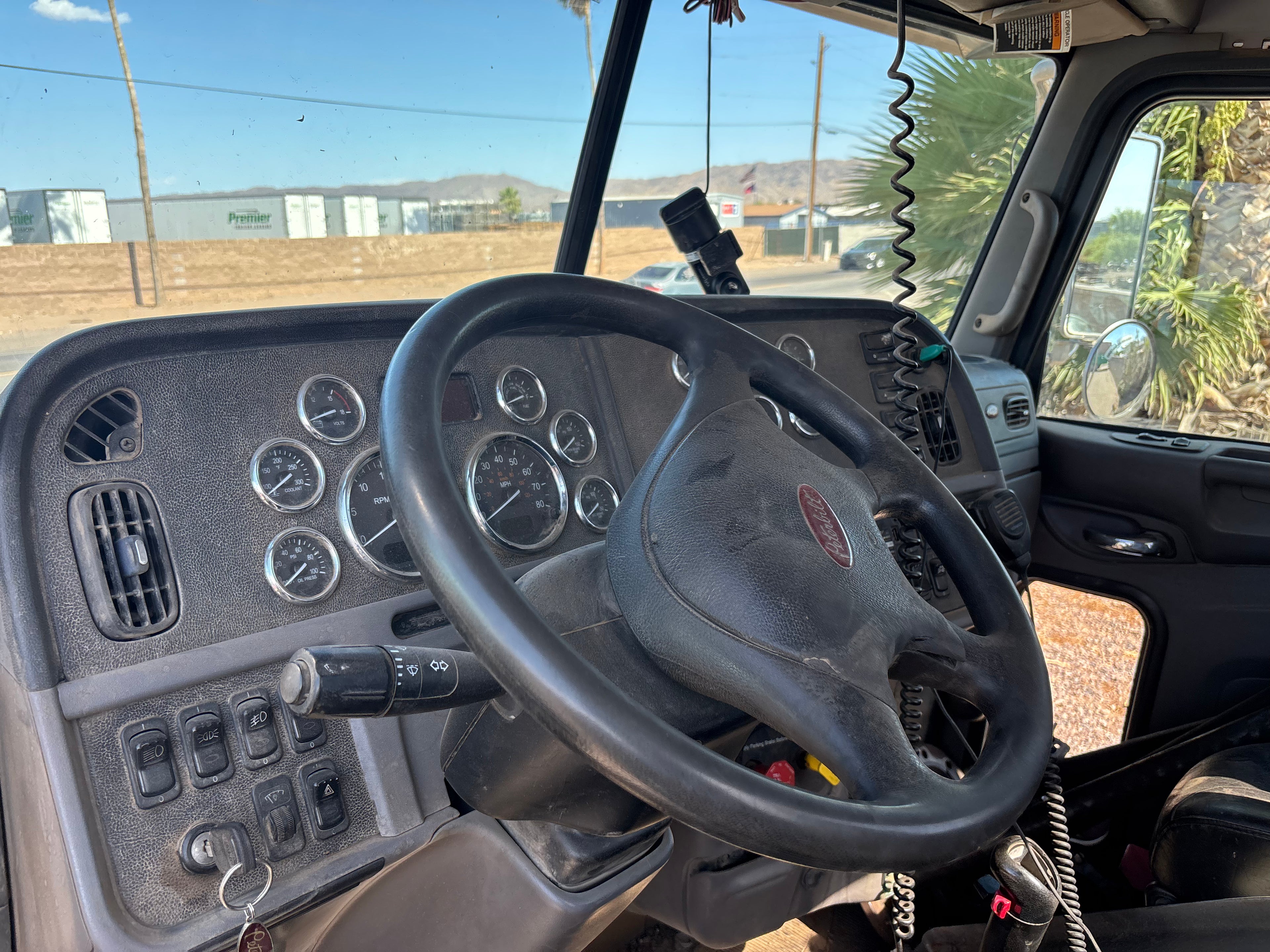 2020 Peterbilt 389 *CLEAN TITLE*