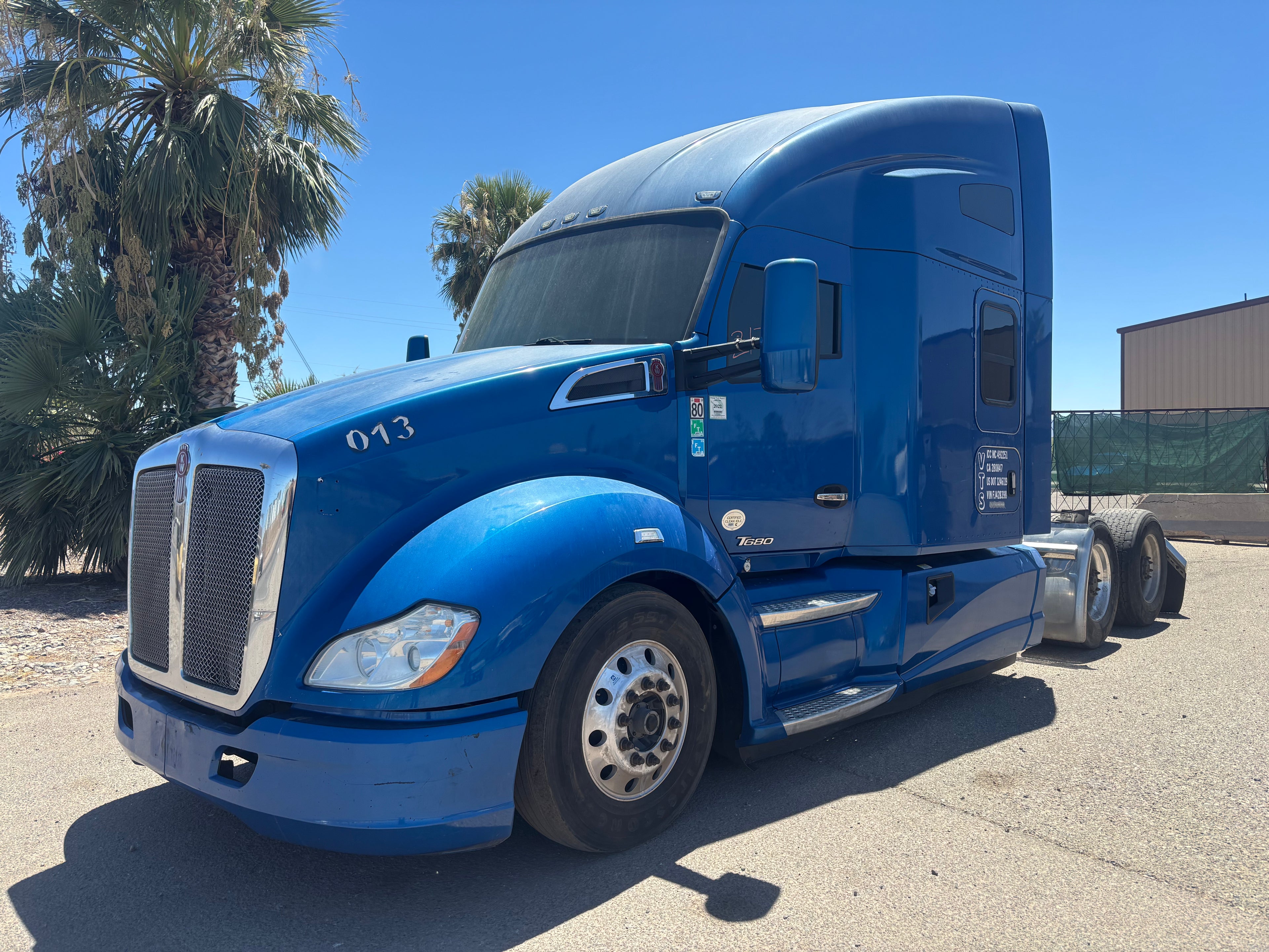 2015 Kenworth T680 - Stock #2171