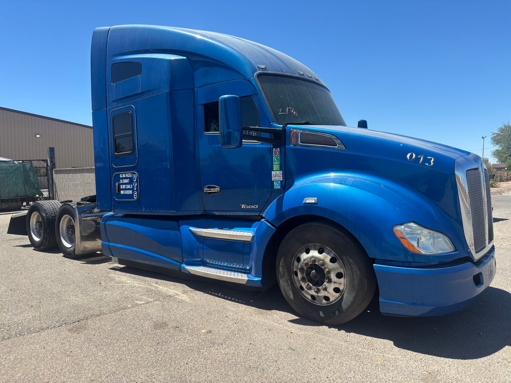 2015 Kenworth T680 - Stock #2171