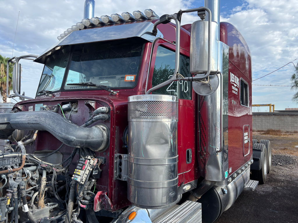 2018 Peterbilt 389 Cab Assembly STOCK# 2190