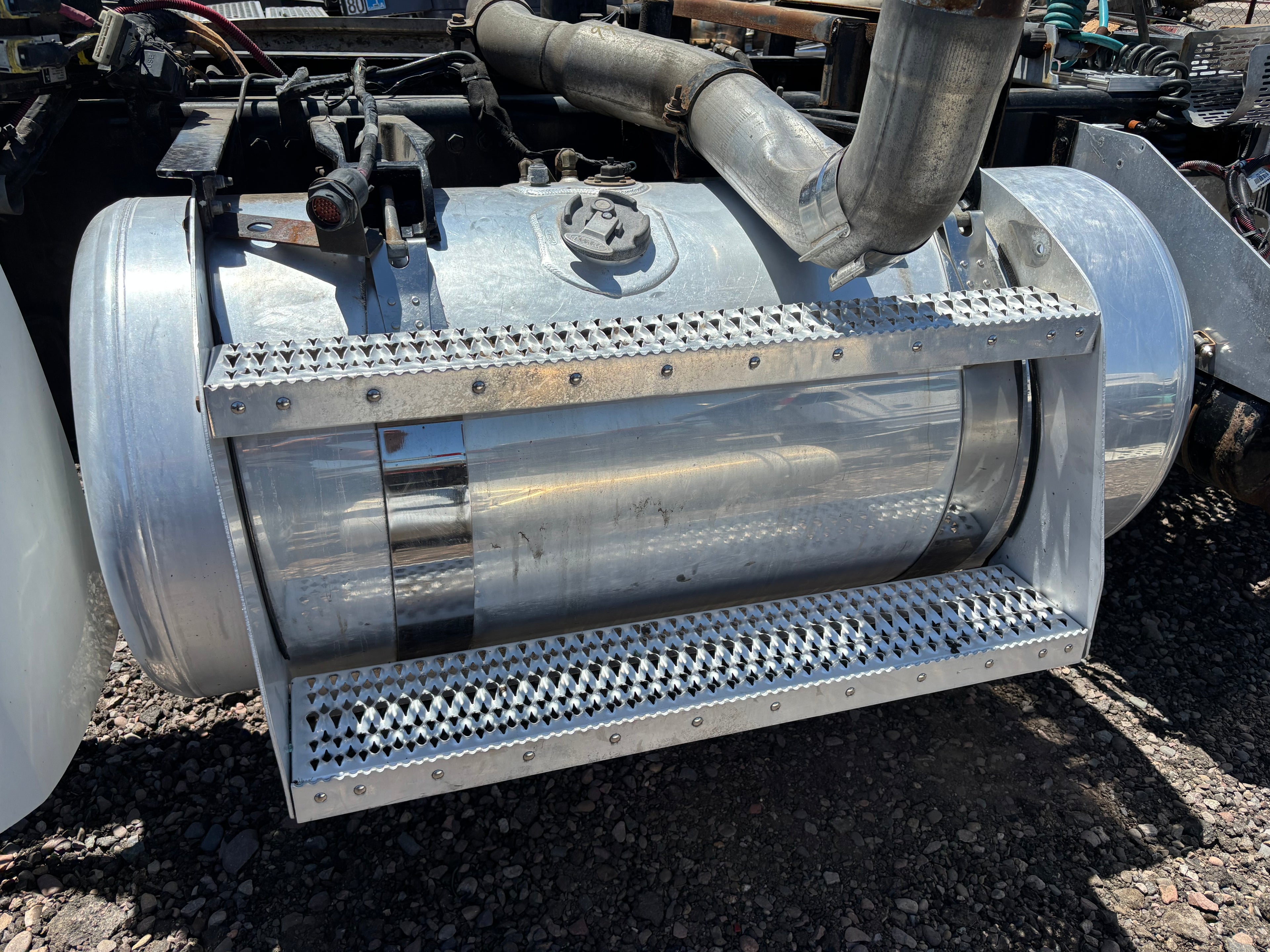 Peterbilt Fuel Tank 120gal STOCK# 2186-3