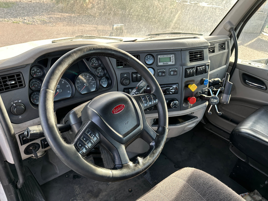2019 Peterbilt 579 X15 10 Speed Clean Title Stock# 2217