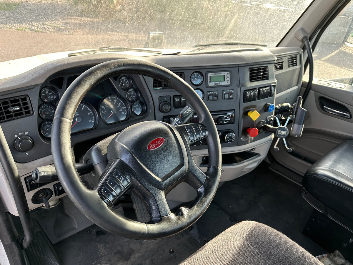 2019 Peterbilt 579 X15 10 Speed Clean Title Stock# 2217