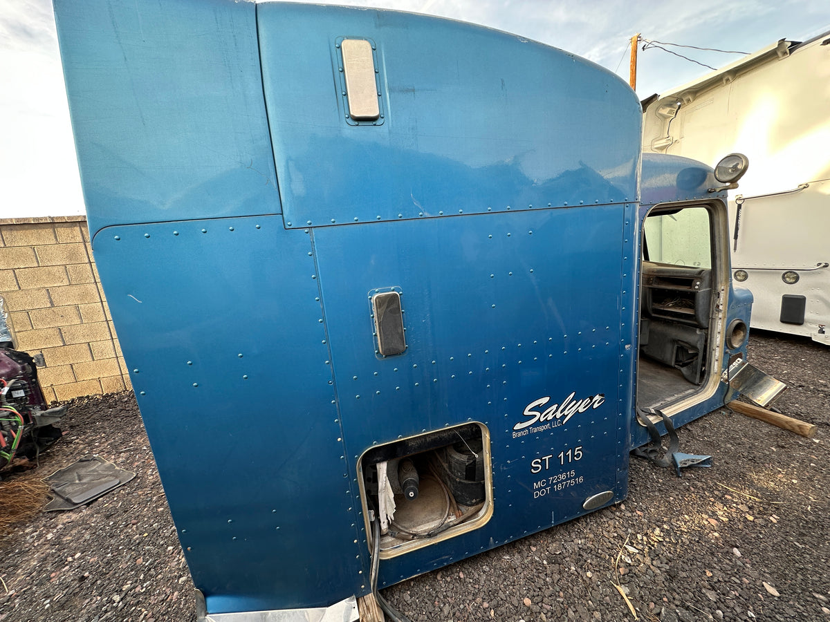 2001 Peterbilt Cab and Sleeper 36" Stock# T1