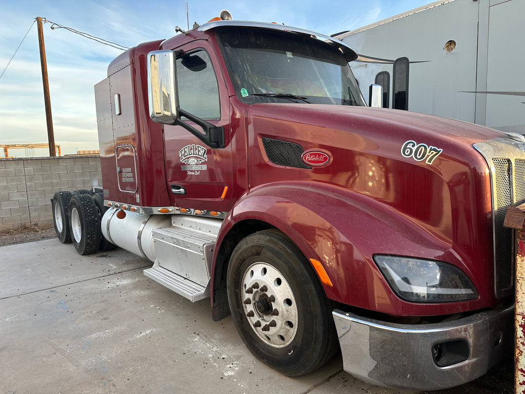 2015 Peterbilt 579 ISX15 500hp Stock# 2210