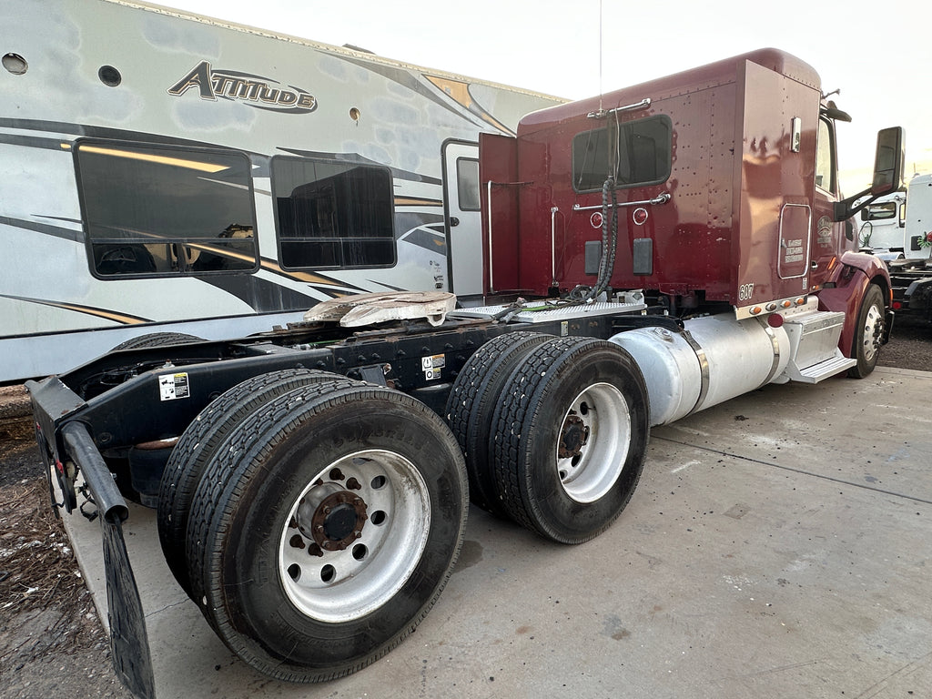2015 Peterbilt 579 ISX15 500hp Stock# 2210