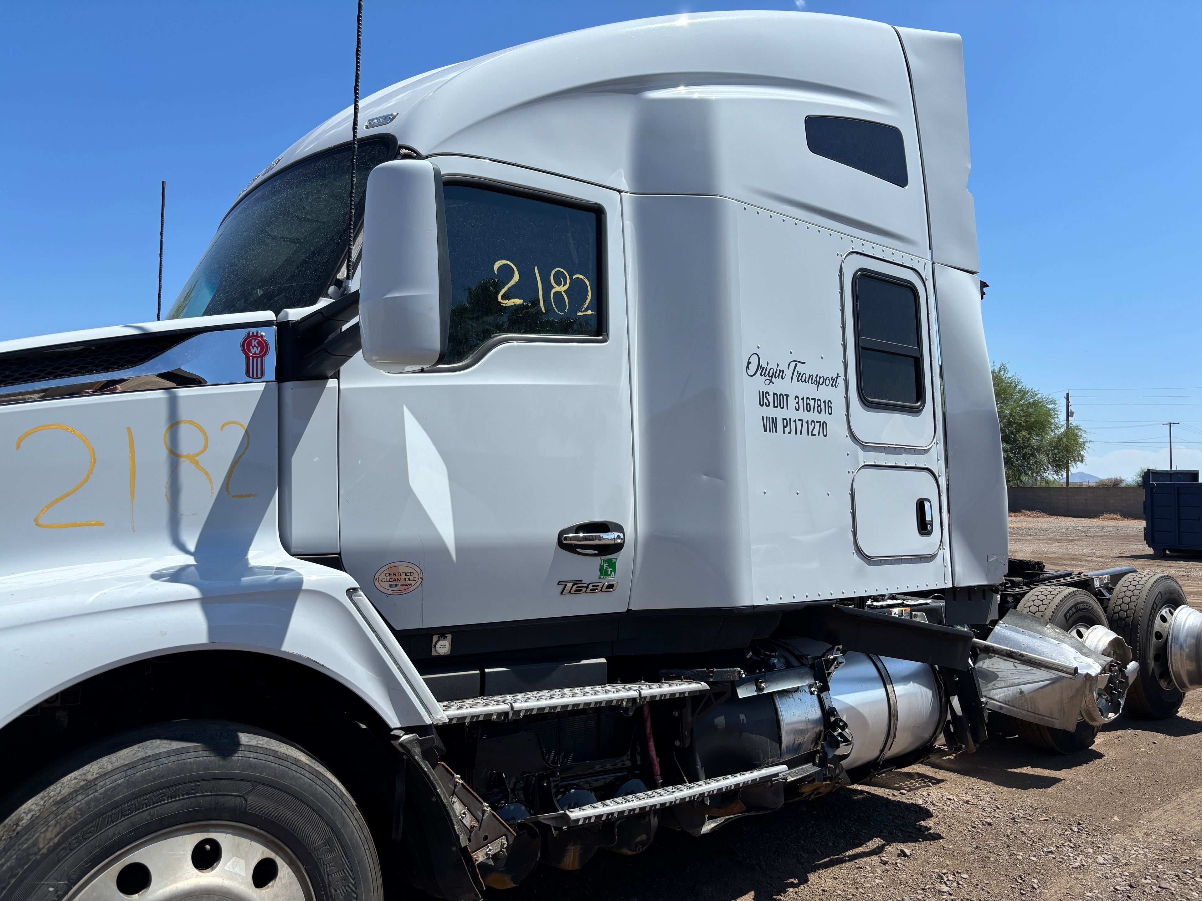 2023 Kenworth T680 DOORS