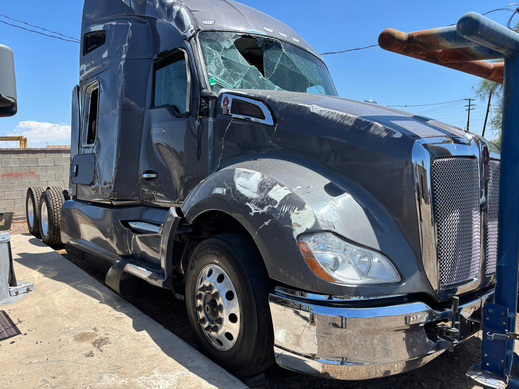 2022 Kenworth T680 BUMPER
