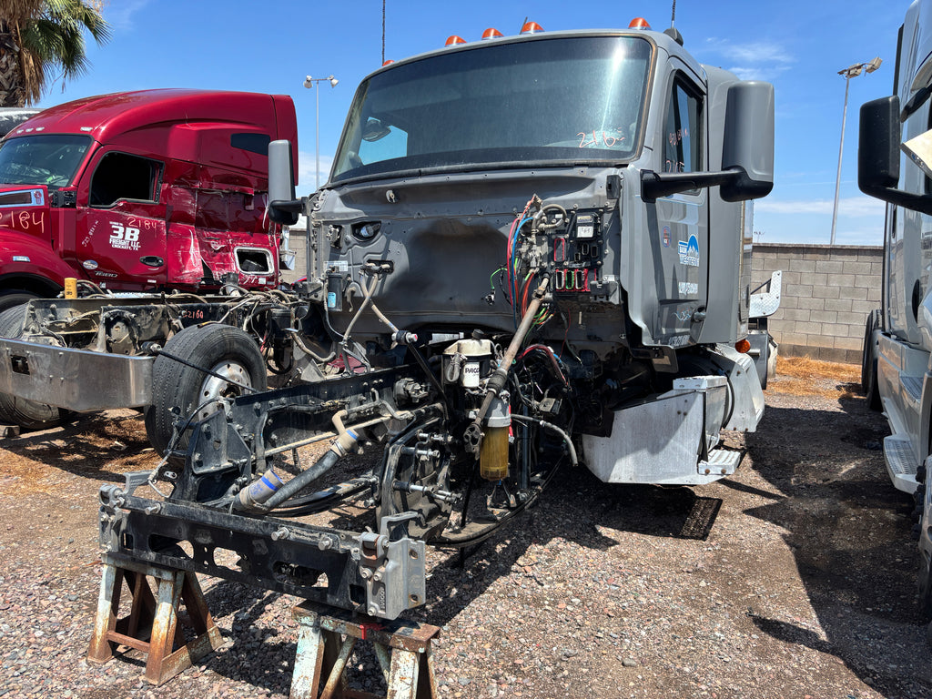 2023 Peterbilt 567 STOCK# 2162