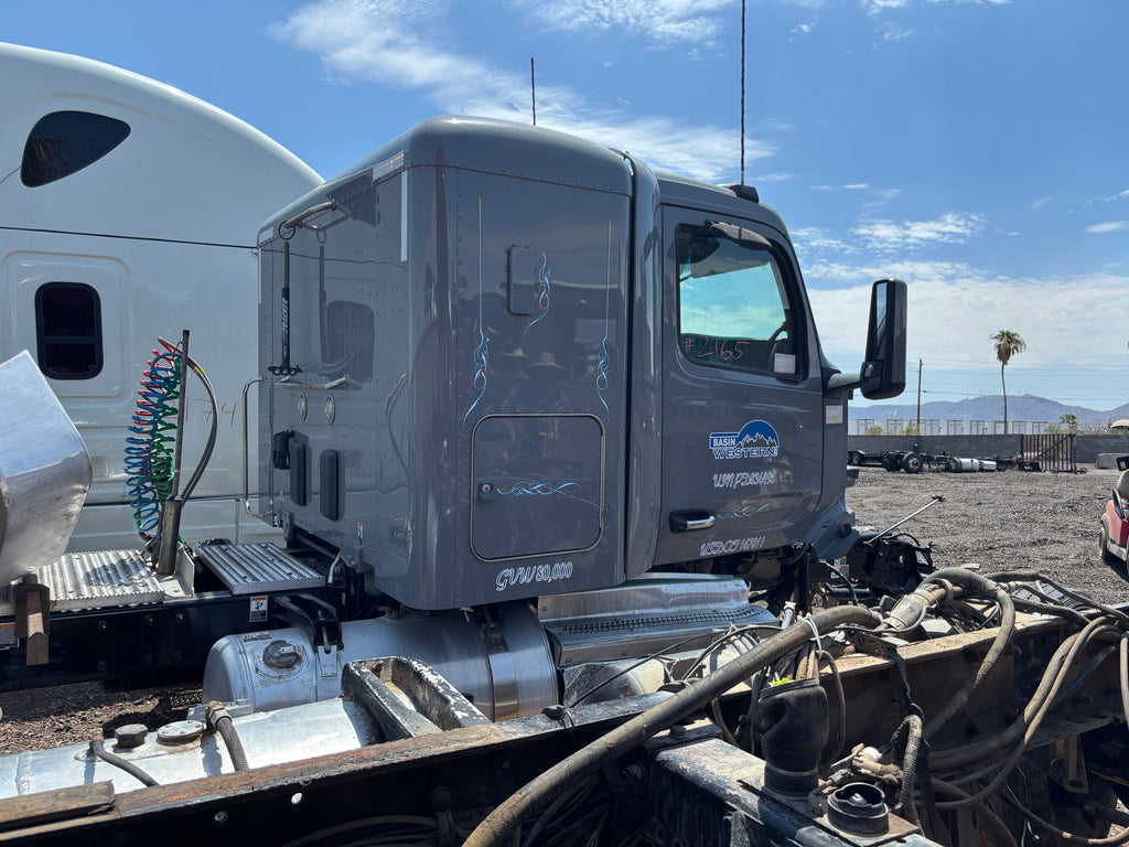 2023 Peterbilt 567 STOCK# 2162