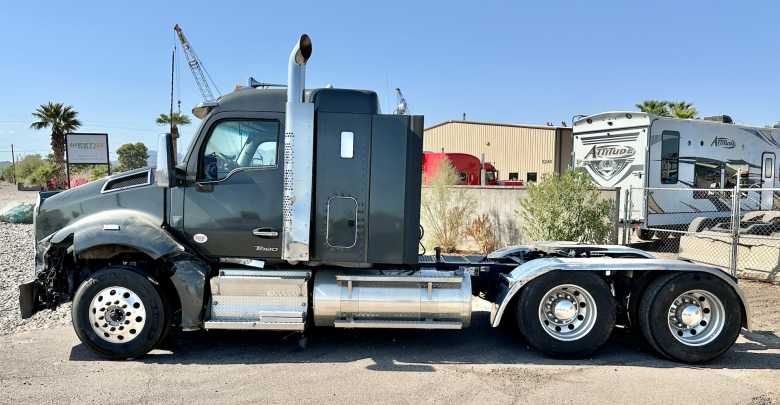 2025 Kenworth T880