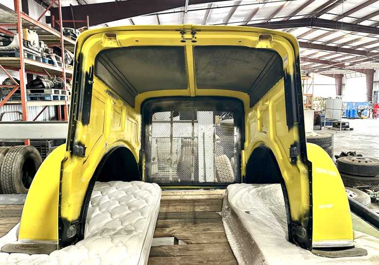 Peterbilt 389 hood