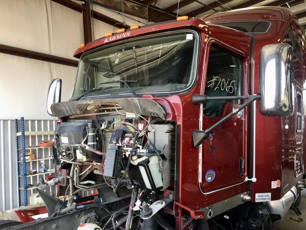 2016 Kenworth T660 cab
