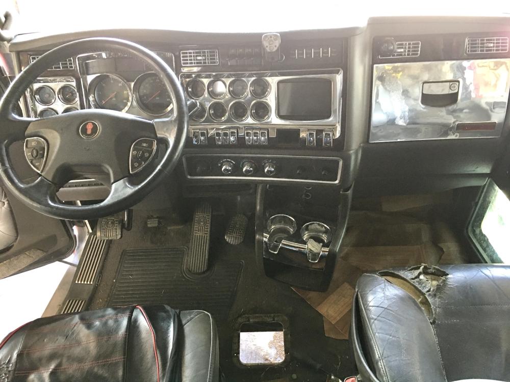2016 Kenworth T660 cab