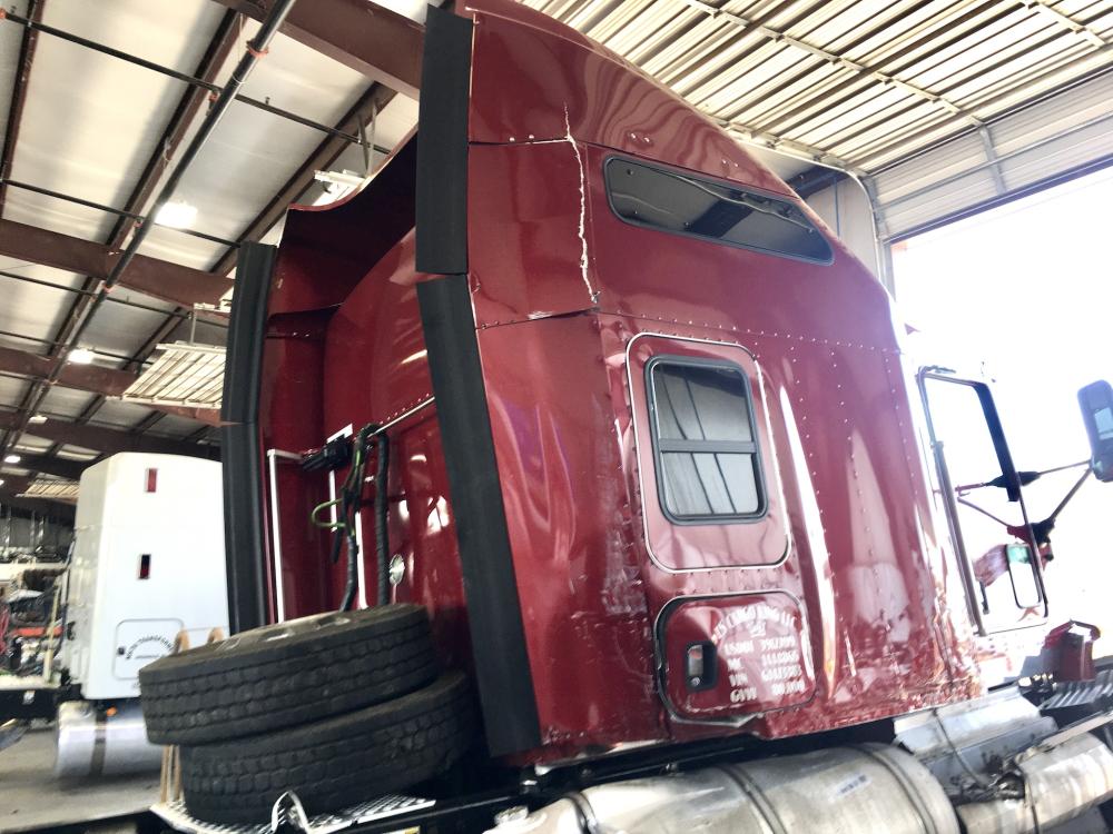 2016 Kenworth T660 cab