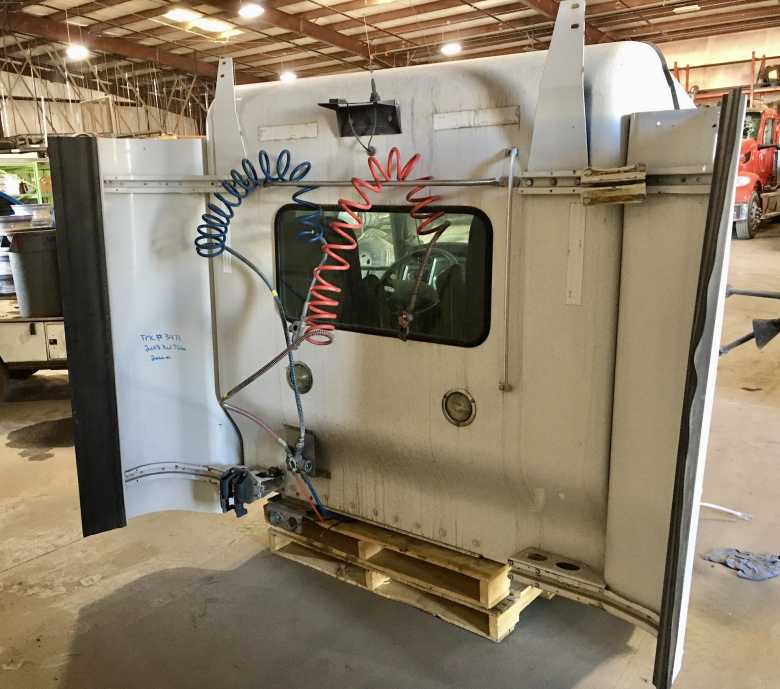 2013 Kenworth T660 Cab