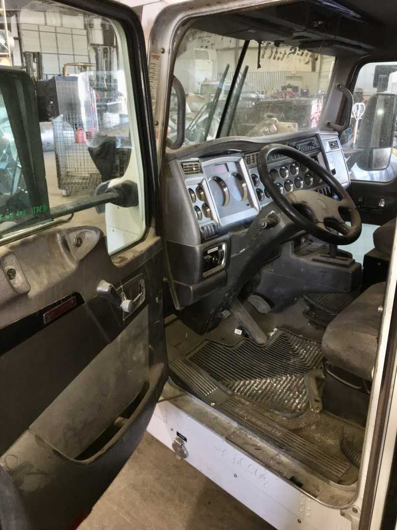 2013 Kenworth T660 Cab